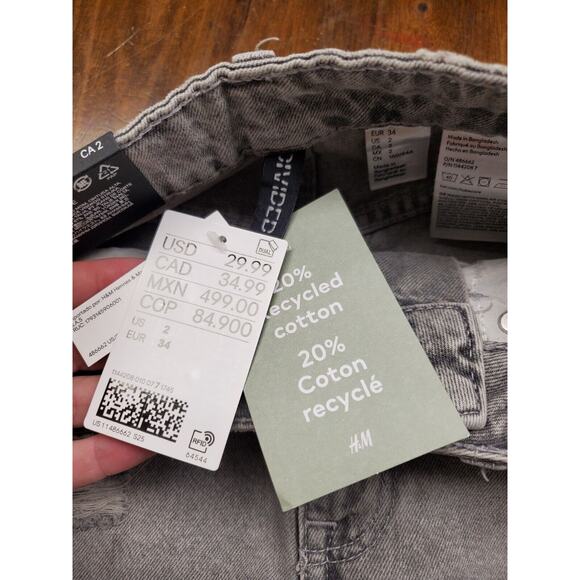 NEW NWT Women's Divided H&M Light Grey Distressed High Waist Mom Shorts | Size 2 - Picture 7 of 8